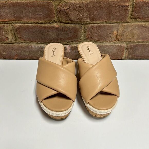 Qupid Beige Puff Slide Platform Wedge Sandal Size 6 NEW - Picture 2 of 8